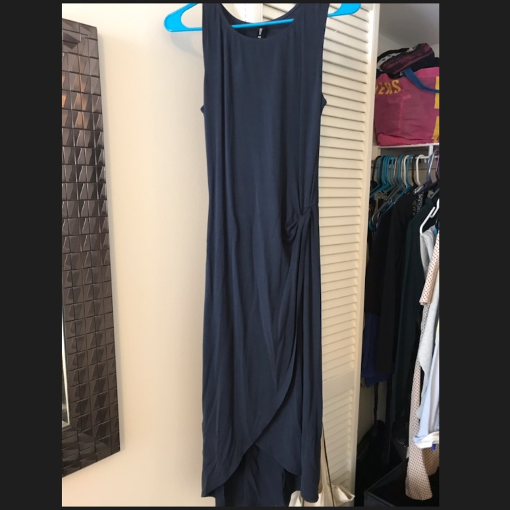 Dark blue midi dress with knotted hip accent